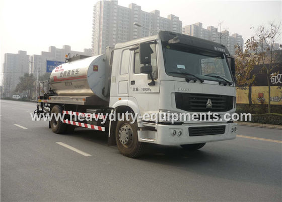 چین Truck Mounted Type Liquid Asphalt Tanker With Pump Output 5 Ton / H تامین کننده